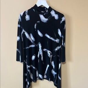 CLARA SUN WOO Black and White mockneck  3/4 Sleeve Asymmetrical Top. MEDIUM
